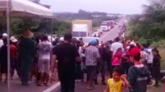 manifestação na br 407-2