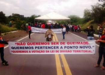 Manifestantes voltam a bloquear BR 407 pedindo que povoados de Queimadas passem a pertencer a Ponto Novo