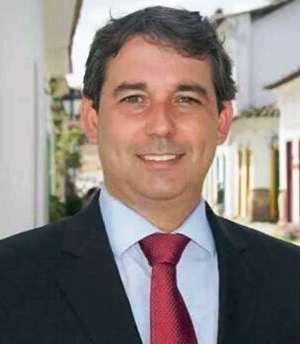 RJ – Prefeito de Paraty é baleado em atentado na frente da prefeitura