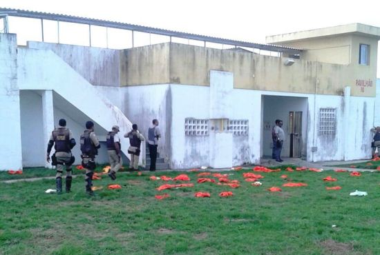 Sete detentos são mortos durante rebelião em presidio de Feira de Santana