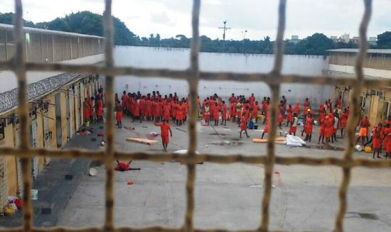 Sete detentos são mortos durante rebelião em presidio de Feira de Santana