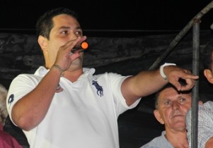 Vereador prometeu em público que o próximo passo será a construção de uma Praça em Riacho da Onça.