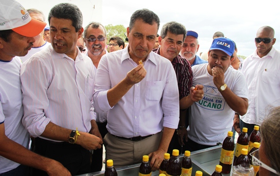 Tucano I – Durante visita de Rui, prefeito comemora redução do déficit habitacional, universalização de cisternas e pede mais segurança