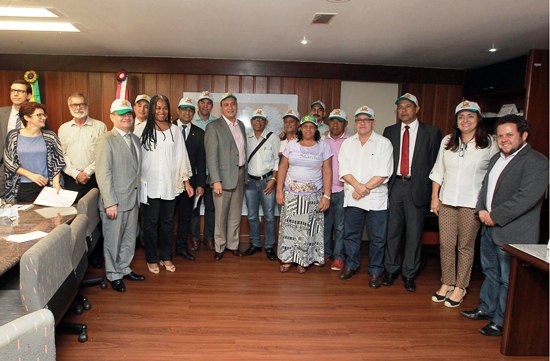 Governador Rui Costa em reunião com secretários e representantes do movimento Grito da Terra da Federação dos Trabalhadores na Agricultura no Estado da Bahia (FETAG). Foto: Carla Ornelas/GOVBA