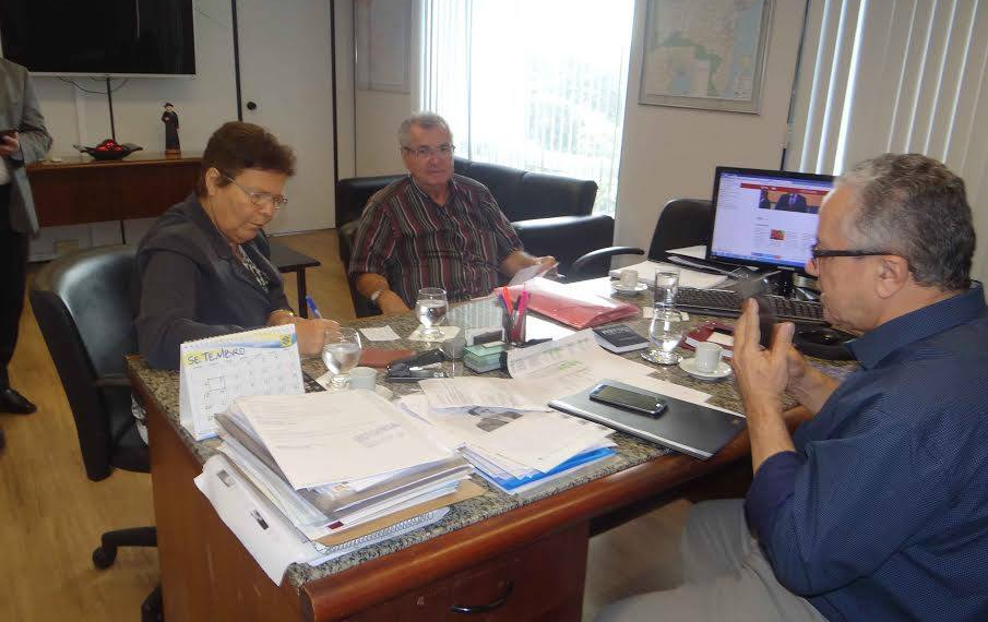 Deputada Fátima Nunes pede conclusão de obras em Caldeirão Grande