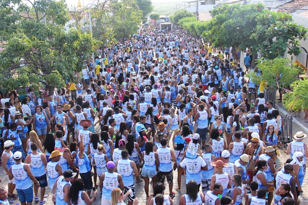 Mesmo com crise, Queimadas realizou sua tradicional lavagem; veja o álbum de fotos