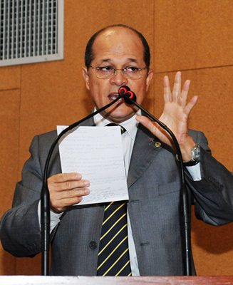 O presidente da CCJ classificou ainda a matéria aprovada na Câmara Federal como uma “piada”