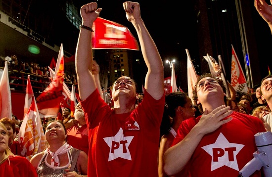 Petistas apresentam documento aos congressistas em Salvador - FOTO Reprodução PT