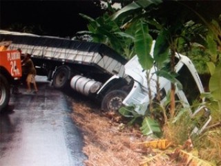 Carreta, que seguia para Guanambi,  transportava cimento