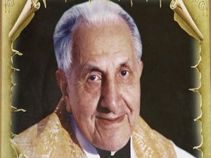 Em exumação, coração de padre é encontrado intacto 7 anos após morte