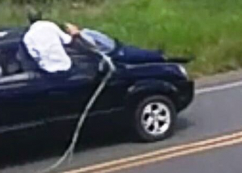 Quadrilha leva reféns no capô de carros após assalto a Banco na cidade de Conde-BA ( Veja o vídeo)