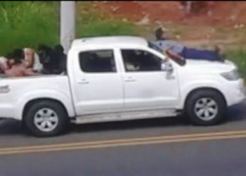 Quadrilha leva reféns no capô de carros após assalto a Banco na cidade de Conde-BA ( Veja o vídeo)