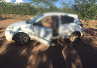 Dois homens são mortos dentro de carro em rodovia no Município de Euclides da Cunha