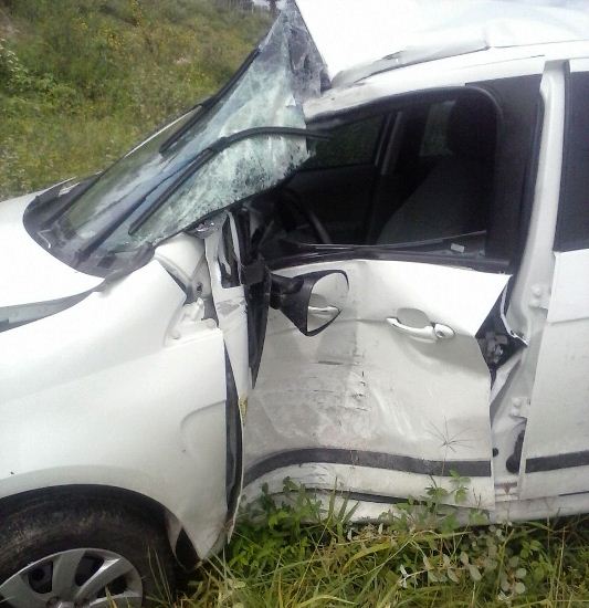 Taxista de Coité sofre acidente em Retirolândia ao colidir em poste