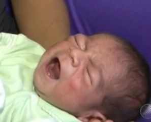 Bebê nasce com dois dentes e assusta mãe: ‘Comecei a tremer’