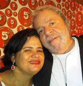 Natural de São Domingos, Elisângela tem grande influência no partido em nível nacional.