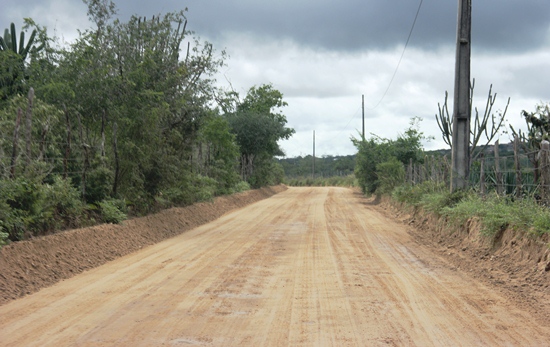 A prefeitura colaborou na melhoria da estrada.