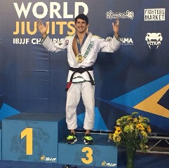 “Eu já vinha lutando por isso há três anos", disse Thiago