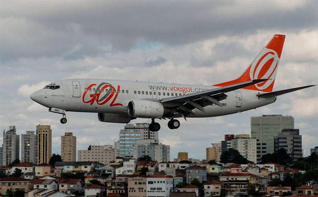 Aviões quase colidem na Bahia e FAB afasta controlador