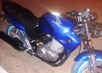Polícia apreende moto com restrição de roubo em Queimadas