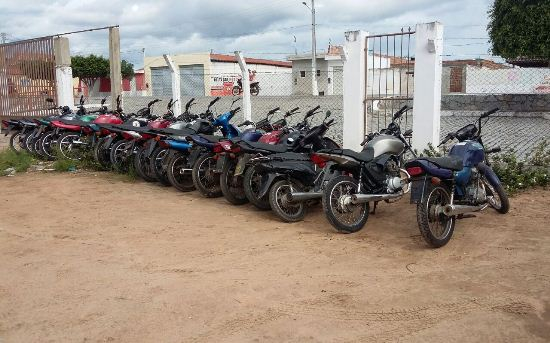 Guarnição da PM de Cansanção apreende 16 motocicletas com adulteração de chassi em Povoado