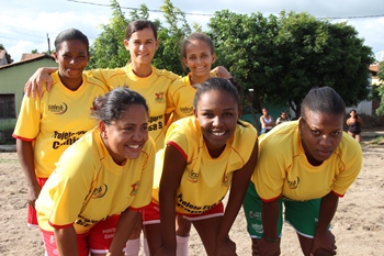 Atividades culturais e esportivas animam o bairro Nove de Maio