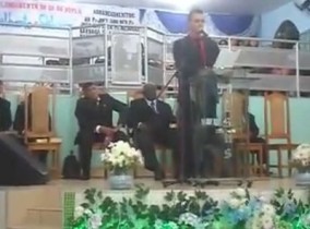 O religioso chegou a fazer uma pregação completa de mais de 5 minutos.