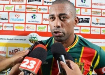 Artilheiro do Brasil em 2015, deixa Sampaio Correa e acerta com o Vitória