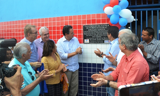 Rui Costa inaugura escola de tempo integral em Andaraí