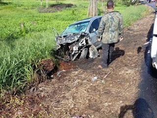 Criança de 4 anos morre após carro da família bater em carreta em Itabuna