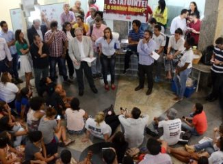 Governo tenta encerrar greve em universidades estaduais; reitoria da Uneb segue ocupada