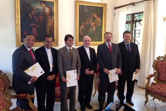 Em café da manhã com Dom Murilo e políticos, Alex da Piatã se posiciona contra a “ideologia de gênero”