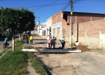 Prefeitura garante que vem trabalhando na melhoria da Avenida Luiz Eduardo, mas as chuvas tem atrasado os serviços