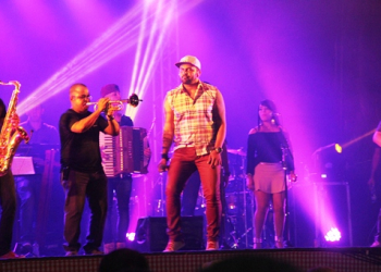 Ney Alves e banda Forró na Hora foi a principal atração do último dia do São Pedro de Retirolândia – Veja o álbum de fotos