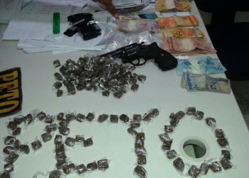 Conceição do Coité – PETO do 16˚Batalhão da Polícia Militar apreende arma de fogo e droga