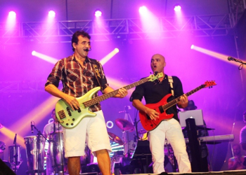 Coité – Multidão lota Praça do Mercado para curtir primeiro dia da festa de emancipação