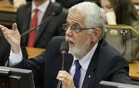 Solla solicita que Rui dê à greve na Sesab mesmo tratamento da greve na Embasa