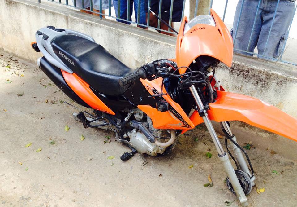 Moto supostamente usada em assaltos é encontrada depenada pela Polícia Civil de Barrocas