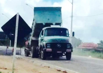 Deputado Gika cobra agilidade e obras na BA 409 são retomadas