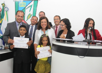 Riachão do Jacuípe comemora aniversário de emancipação política e ‘diploma’ vereadores mirins