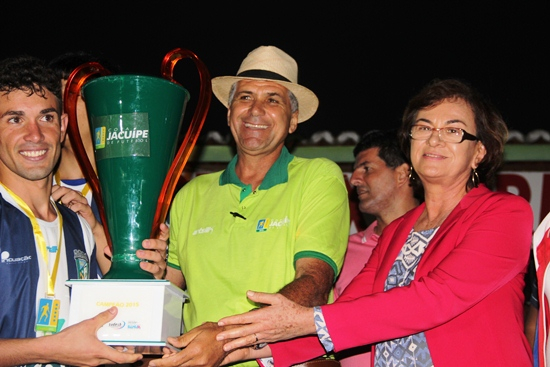 Terceira edição da Copa do Jacuípe é encerrada com sucesso. Comemora Neusa Cadore