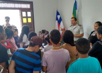 Estudantes participam de primeiro encontro do Projeto Quartel de Portas Abertas, da PM