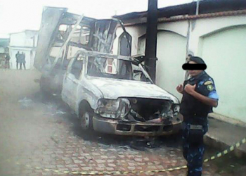 Carro do prefeito de Pindobaçu é incendiado na porta da residência