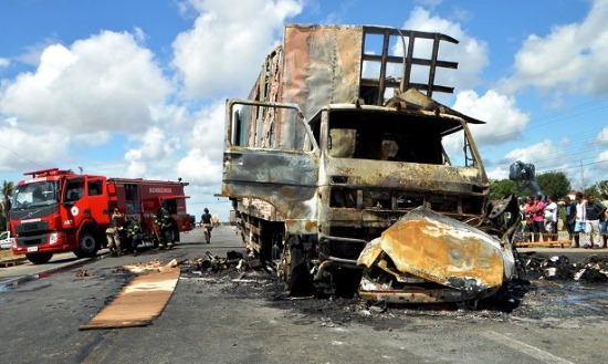 colisão em feira - 1