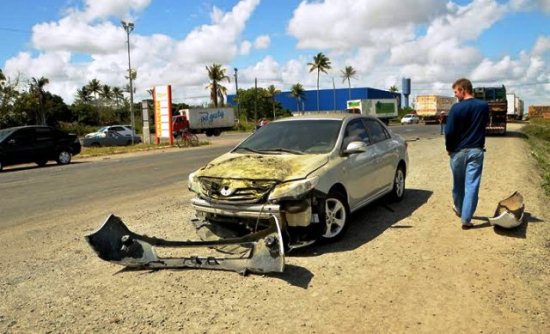 colisão em feira - 2