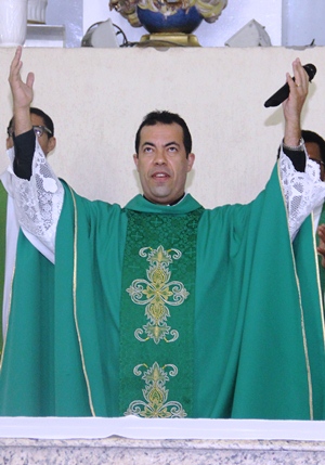 Padre Charles chegou a Coité para substituir padre Antônio Elias - hoje em Teofilândia.