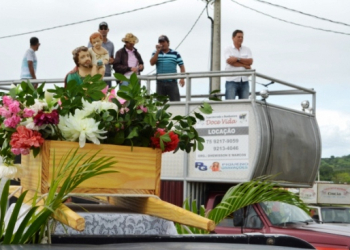 Mais de 200 veículos saíram em carreta para homenagear São Cristóvão