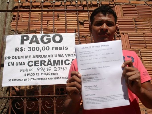 Desempregado há 6 meses, homem oferece R$ 300 por novo trabalho e “celular não para de tocar”