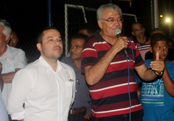 Secretário Zé Hailton ao lado do prefeito Zenonzinho.