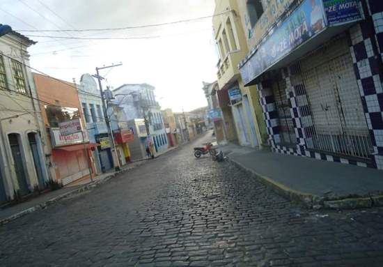 Após morte de traficante, bandido ordena fechamento do comércio em Nazaré das Farinhas